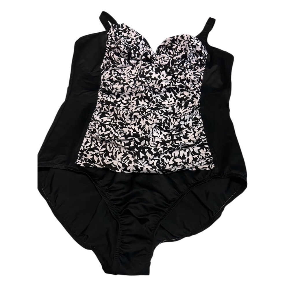 Croft & Barrow Black and White Swimsuit